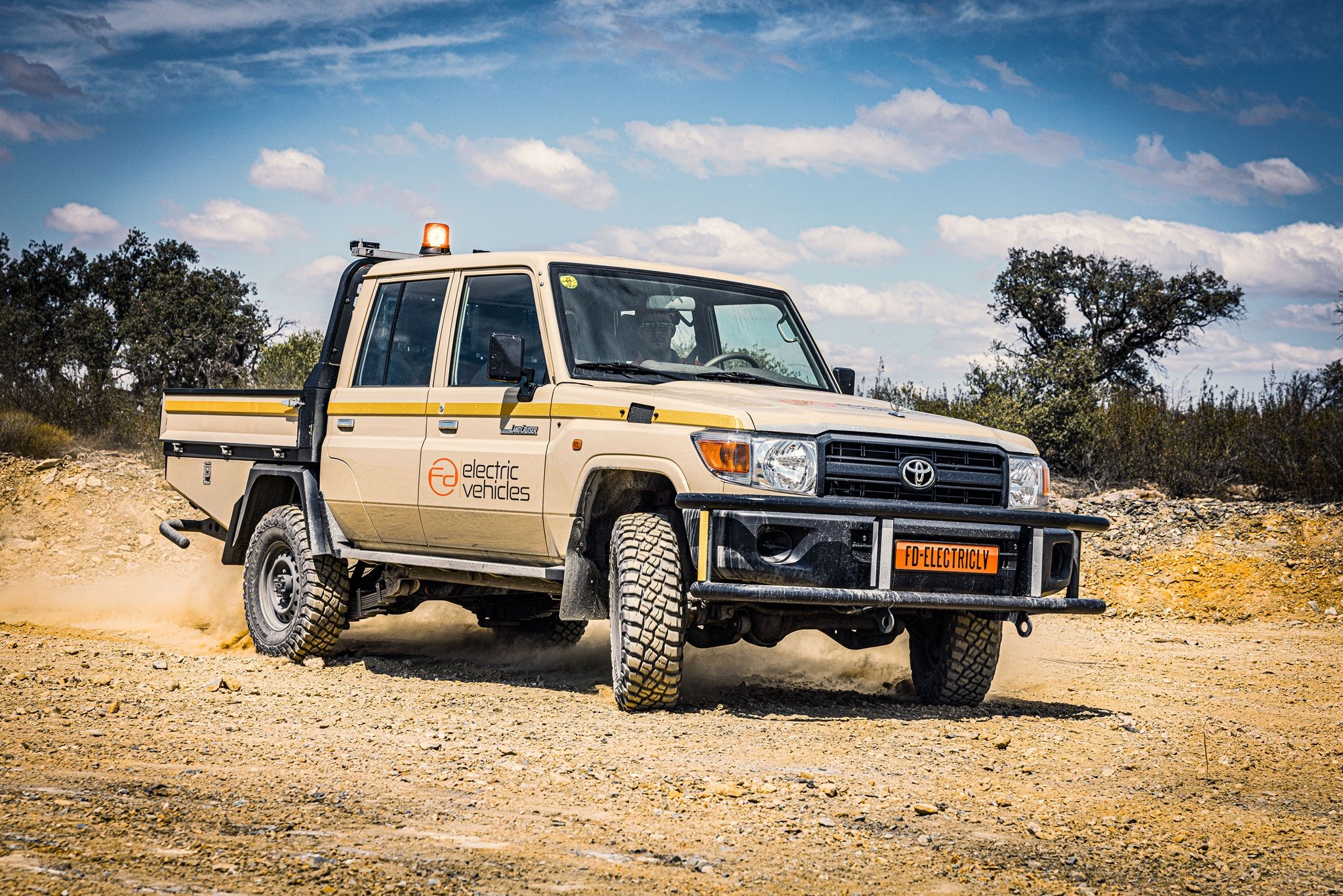 Read more about the article Toyota Landcruiser convertion